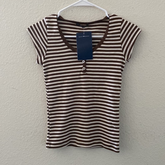 Brandy Melville Zelly striped 3 button top - Picture 5 of 5